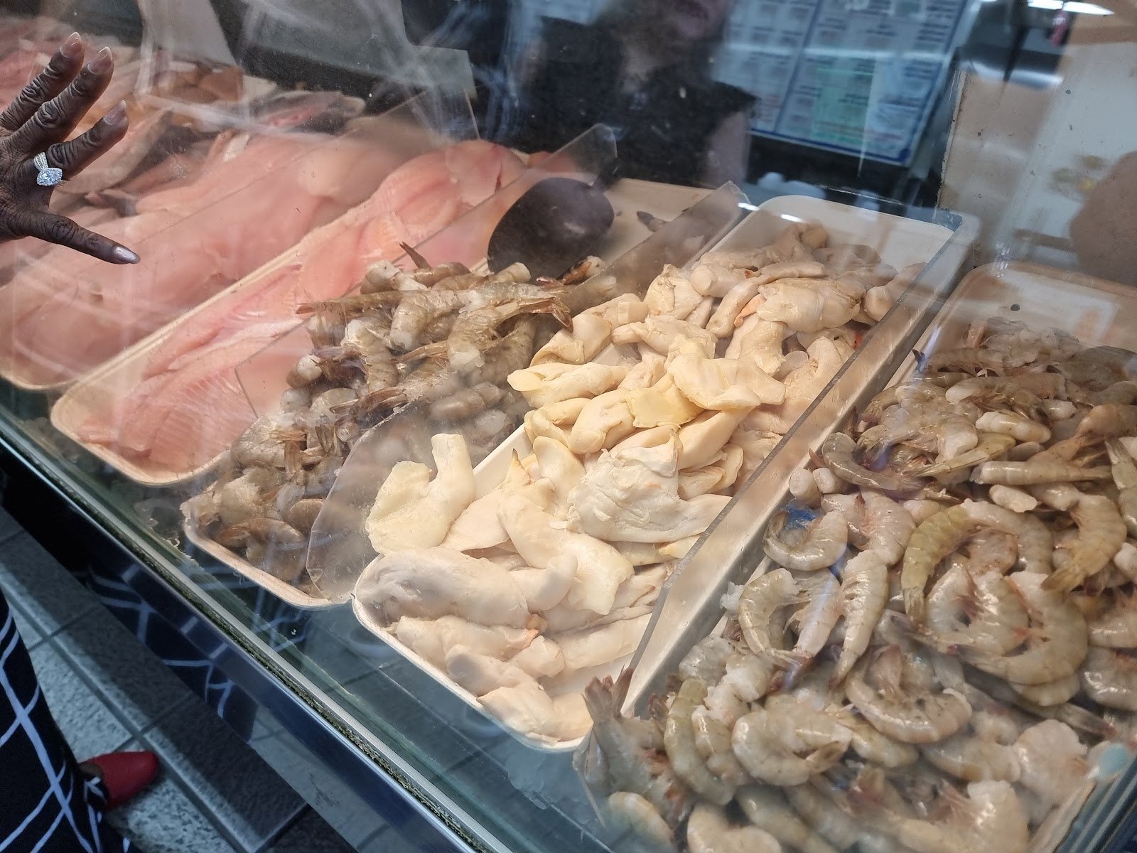 Heads Or Tails Seafood Fish Market & Restaurant