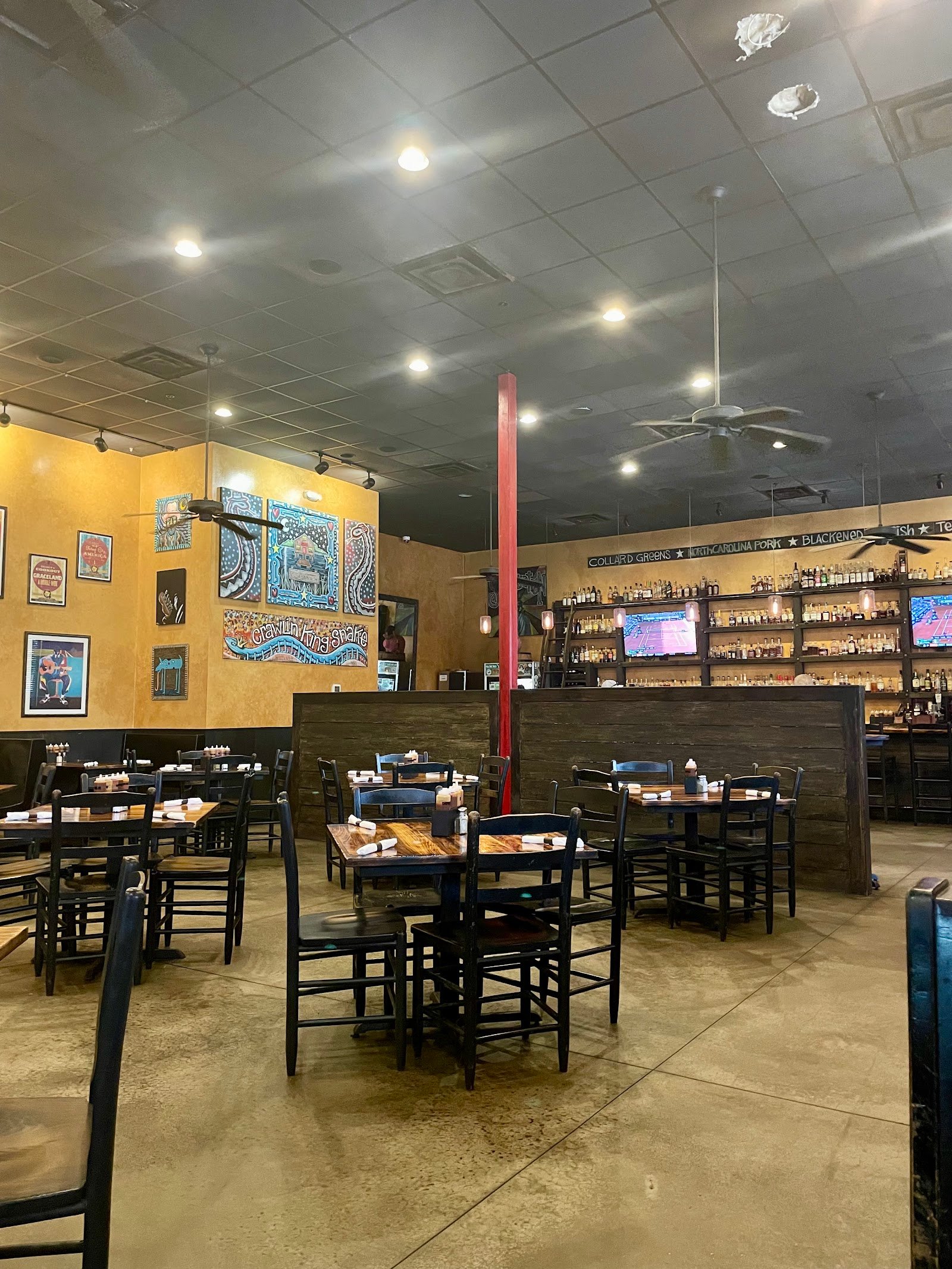Mojo Kitchen, BBQ Pit & Blues Bar