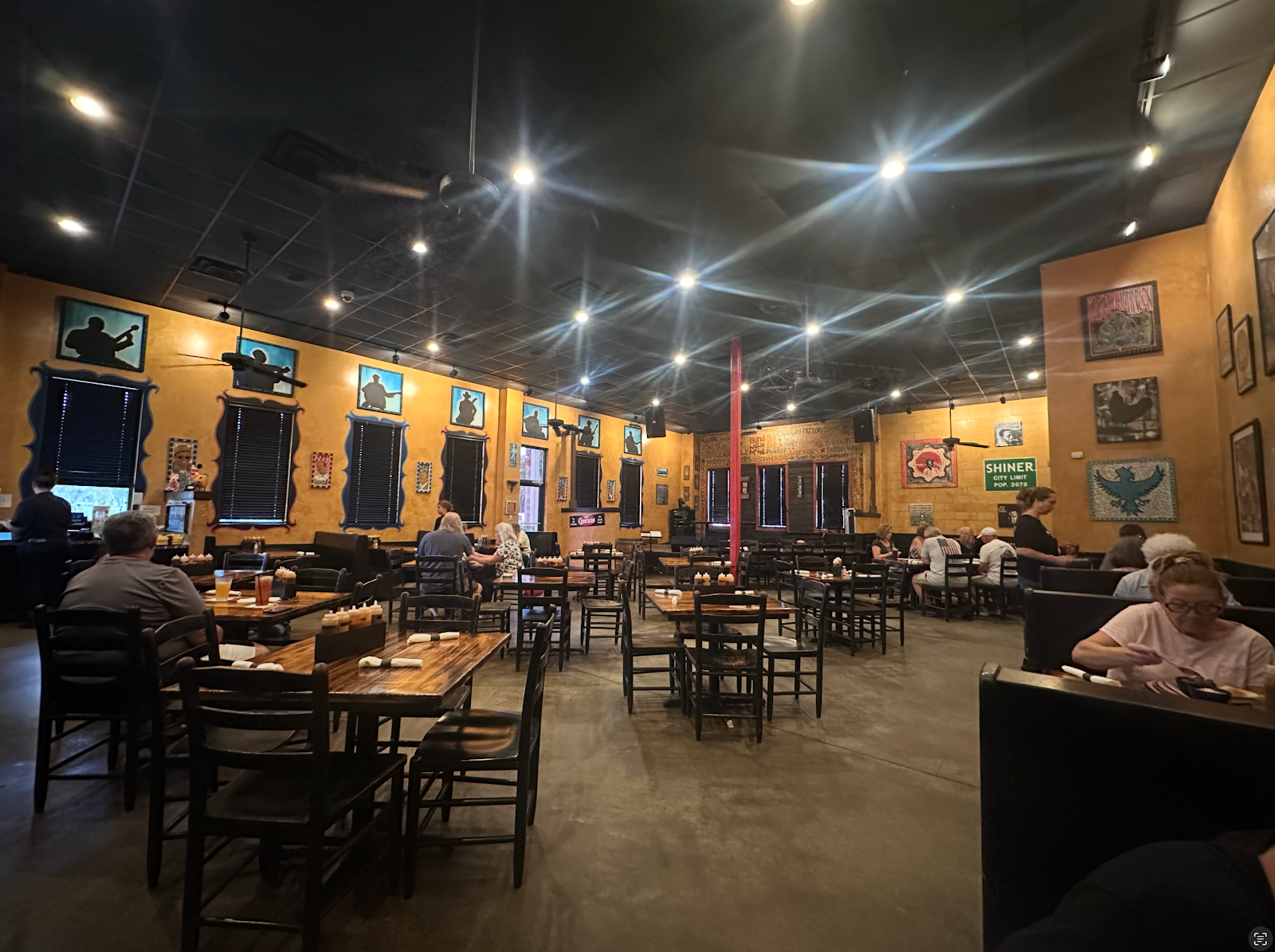 Mojo Kitchen, BBQ Pit & Blues Bar