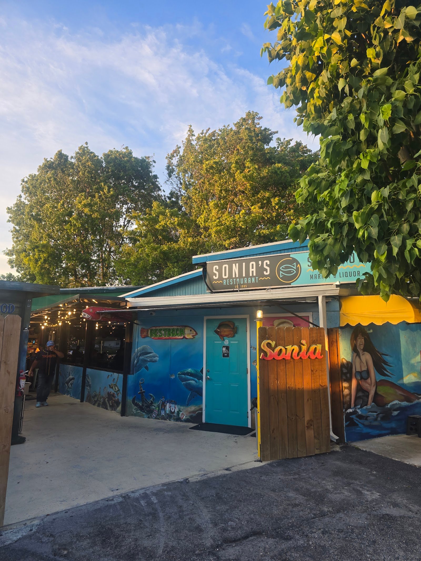 Sonia's Seafood Market & Restaurant
