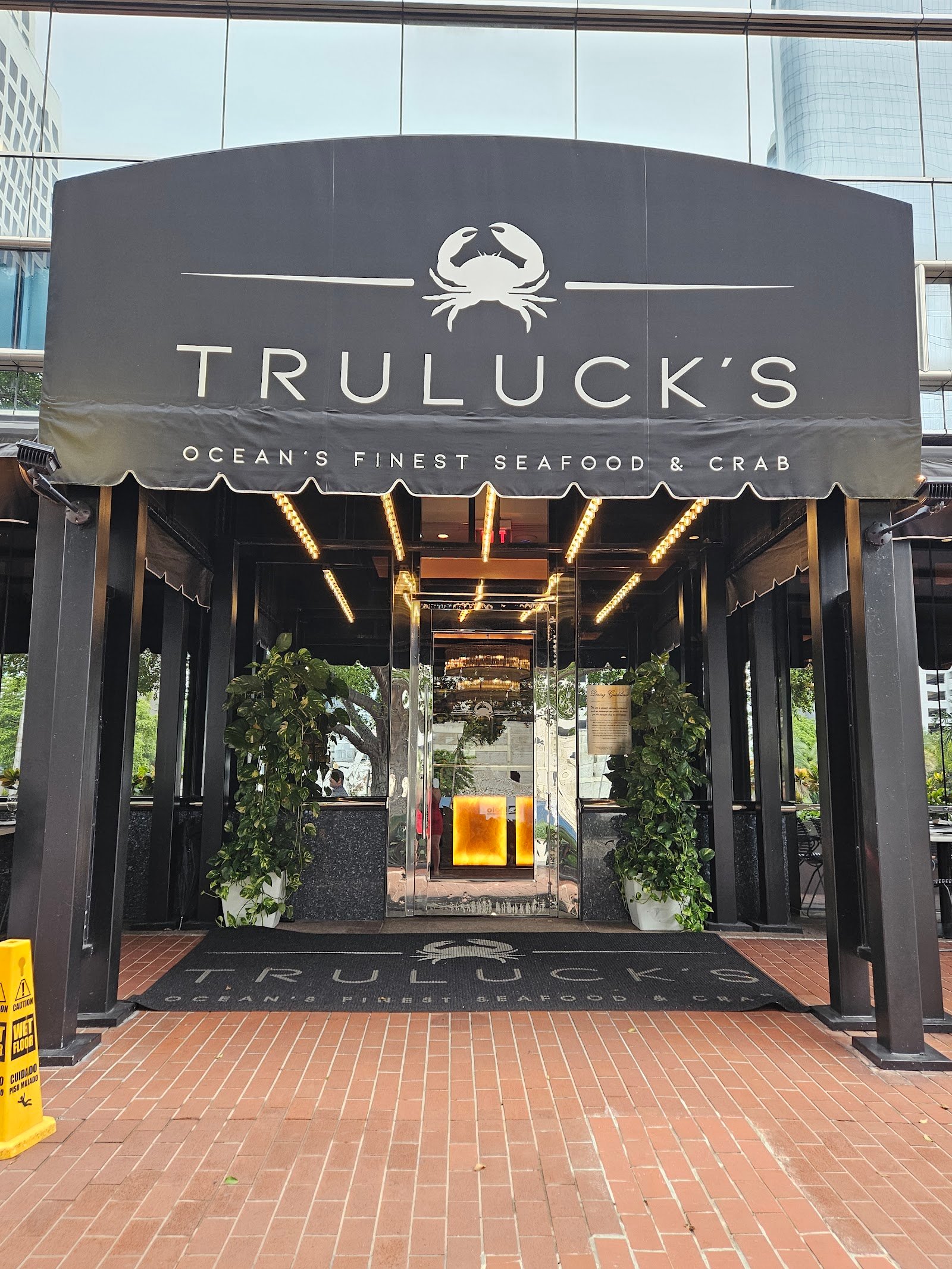 @trulucksrestaurant